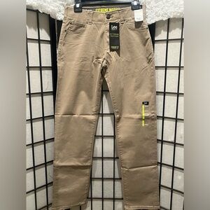 Lee Extreme Motion Khaki Pants, STRAIGHT FIT TAPERED LEG, MEN SIZE 29/32